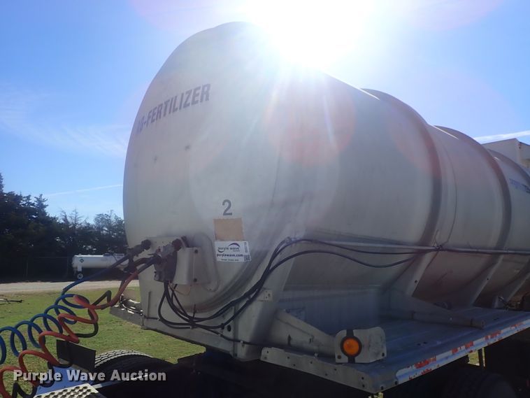 image for item DE0718 1980 Fruehauf tank trailer
