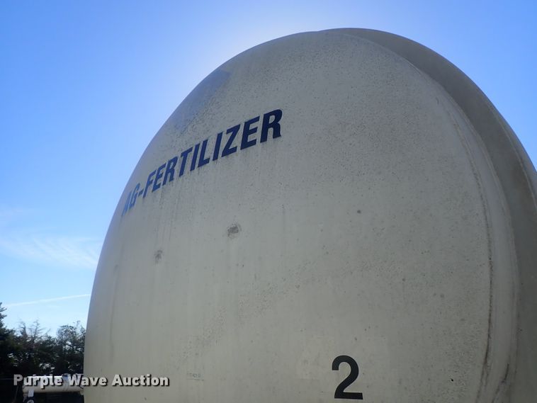 image for item DE0718 1980 Fruehauf tank trailer