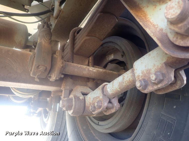 image for item DE0718 1980 Fruehauf tank trailer