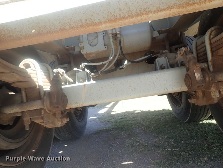 image for item DE0718 1980 Fruehauf tank trailer