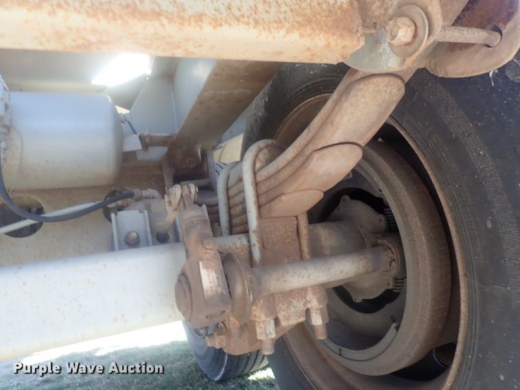 image for item DE0718 1980 Fruehauf tank trailer