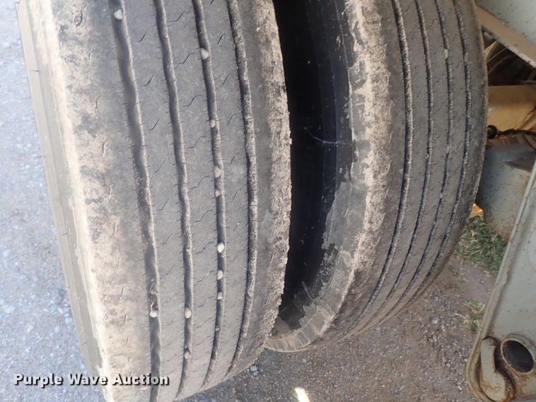 image for item DE0718 1980 Fruehauf tank trailer