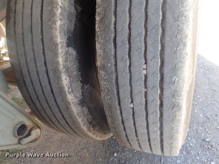 image for item DE0718 1980 Fruehauf tank trailer