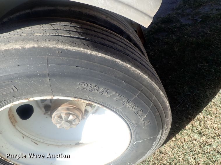 image for item DE0718 1980 Fruehauf tank trailer