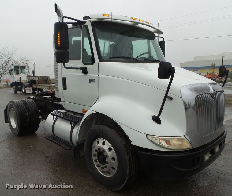 image for item DF0922 2006 International 8600  semi truck