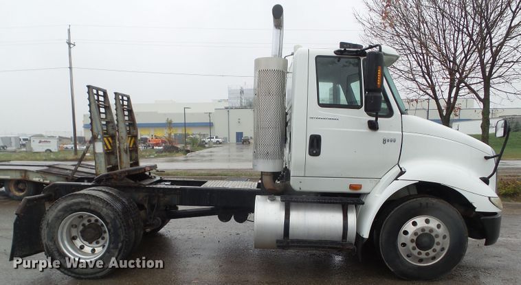 image for item DF0922 2006 International 8600  semi truck