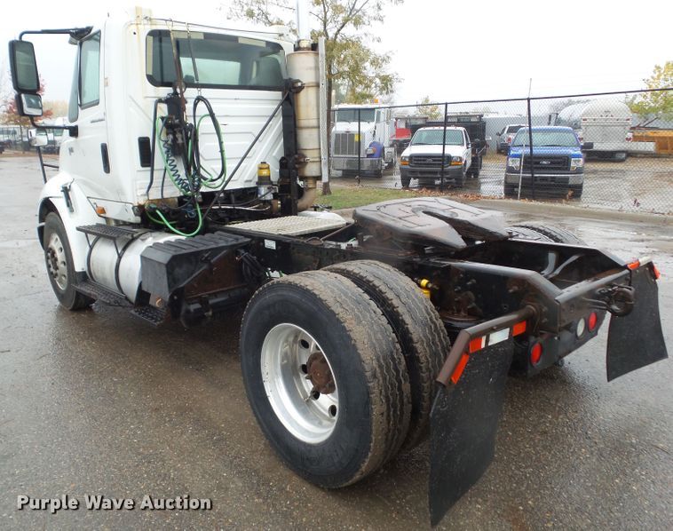 image for item DF0922 2006 International 8600  semi truck