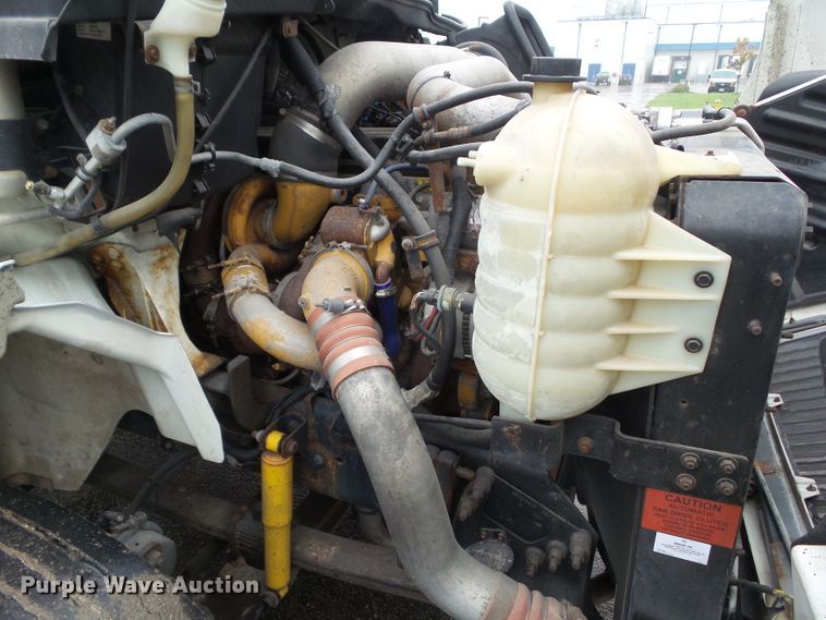 image for item DF0922 2006 International 8600  semi truck