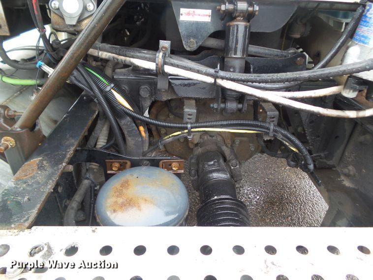 image for item DF0922 2006 International 8600  semi truck