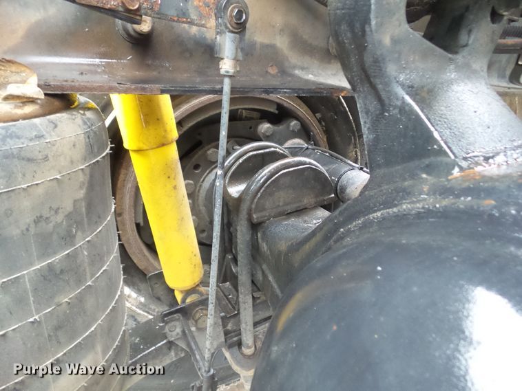 image for item DF0922 2006 International 8600  semi truck