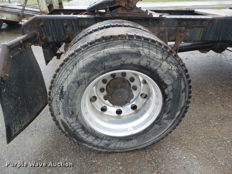 image for item DF0922 2006 International 8600  semi truck