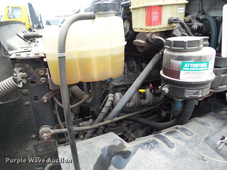 image for item DF0923 2005 GMC C4500  truck cab and chassis