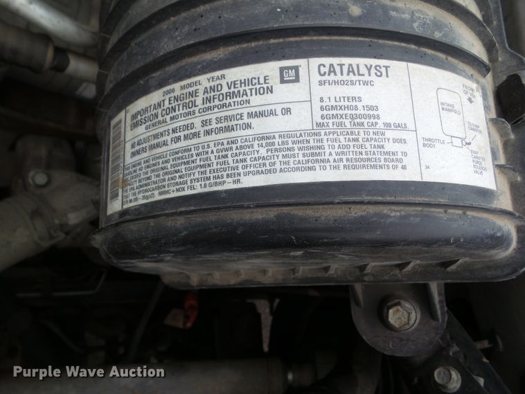 image for item DF0923 2005 GMC C4500  truck cab and chassis