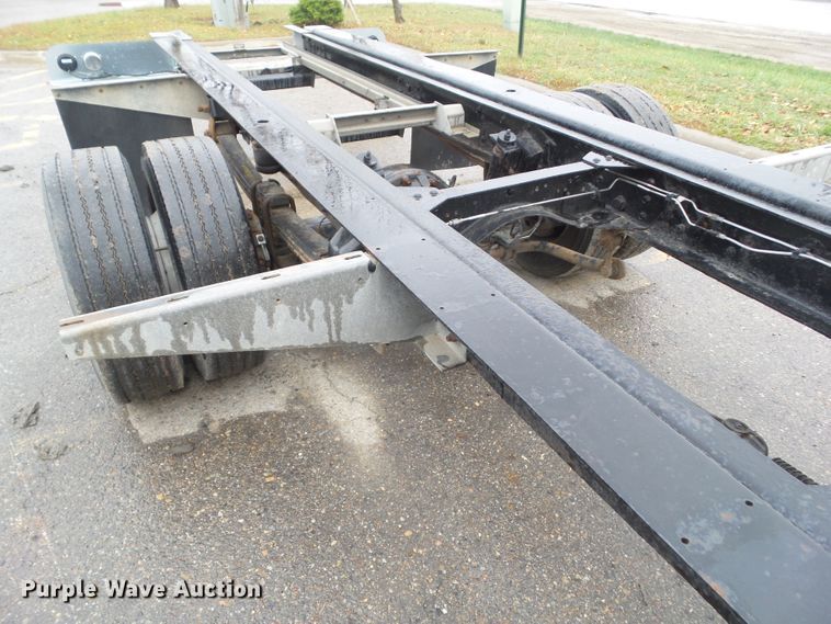 image for item DF0923 2005 GMC C4500  truck cab and chassis