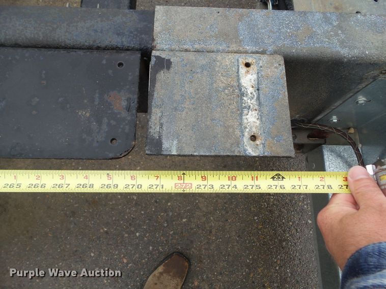 image for item DF0923 2005 GMC C4500  truck cab and chassis