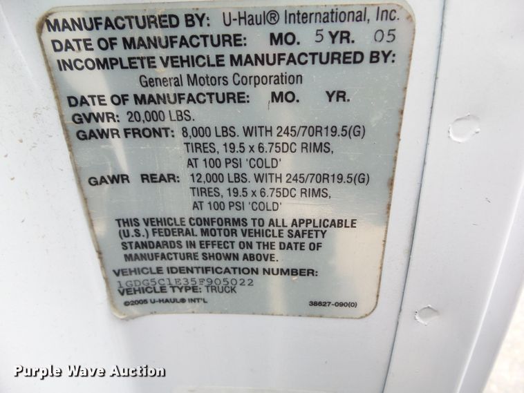 image for item DF0923 2005 GMC C4500  truck cab and chassis