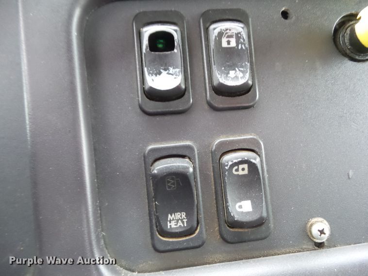 image for item DF0924 2007 Freightliner Business Class M2  hydratail flatbed truck