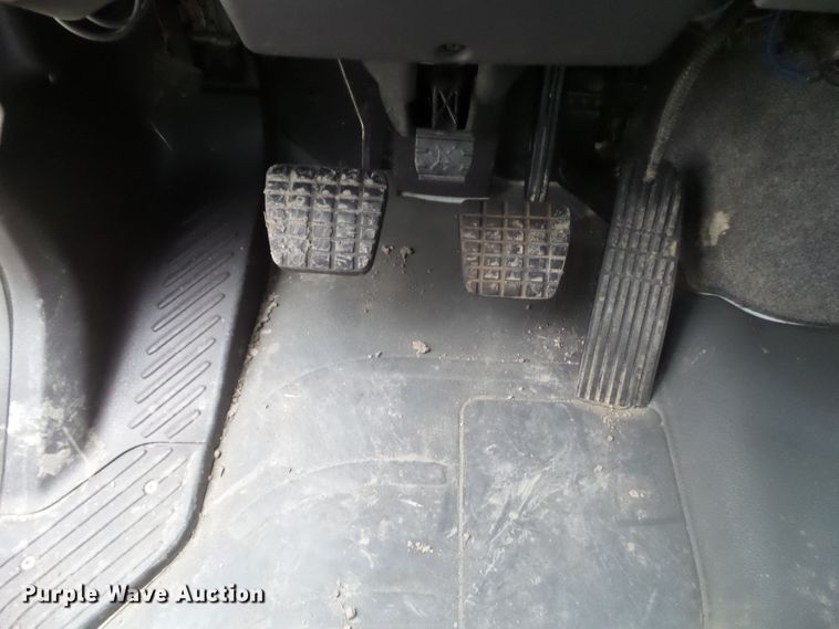 image for item DF0924 2007 Freightliner Business Class M2  hydratail flatbed truck