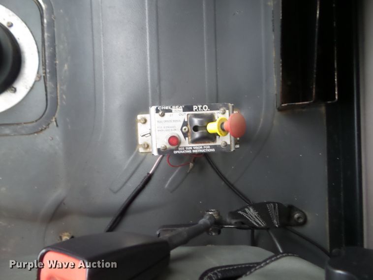 image for item DF0924 2007 Freightliner Business Class M2  hydratail flatbed truck