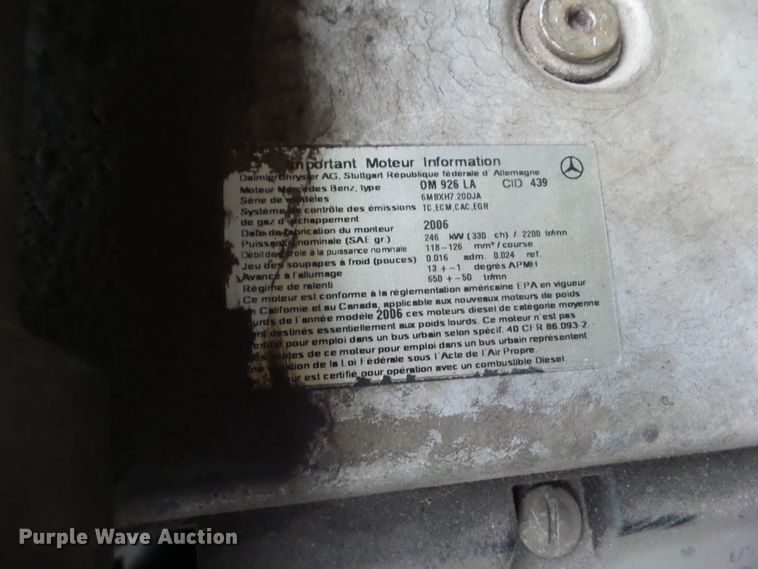 image for item DF0924 2007 Freightliner Business Class M2  hydratail flatbed truck