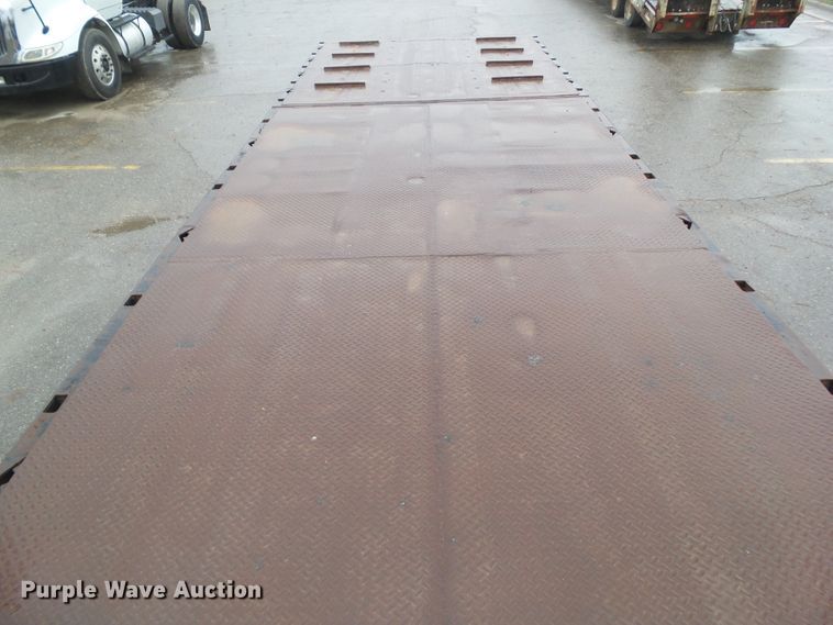 image for item DF0924 2007 Freightliner Business Class M2  hydratail flatbed truck