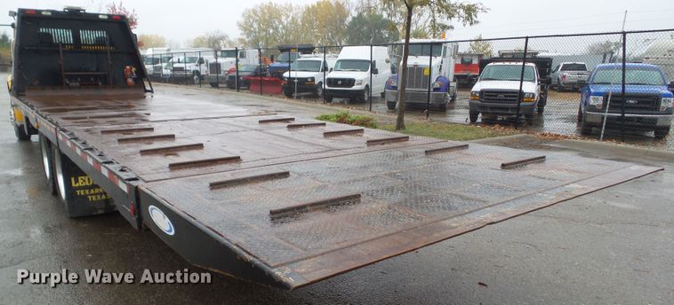 image for item DF0924 2007 Freightliner Business Class M2  hydratail flatbed truck