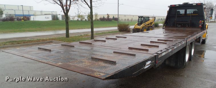 image for item DF0924 2007 Freightliner Business Class M2  hydratail flatbed truck