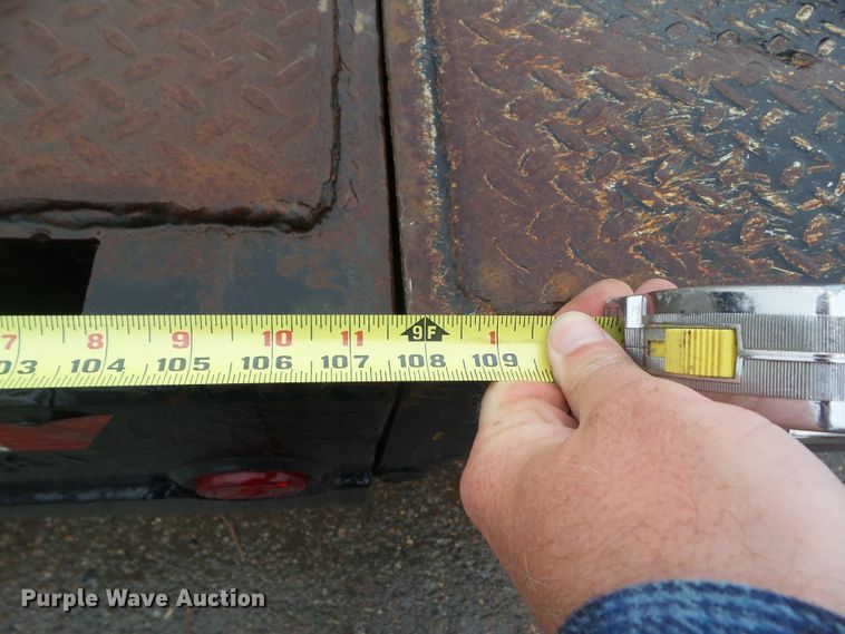 image for item DF0924 2007 Freightliner Business Class M2  hydratail flatbed truck