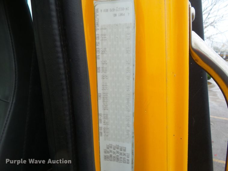 image for item DF0924 2007 Freightliner Business Class M2  hydratail flatbed truck