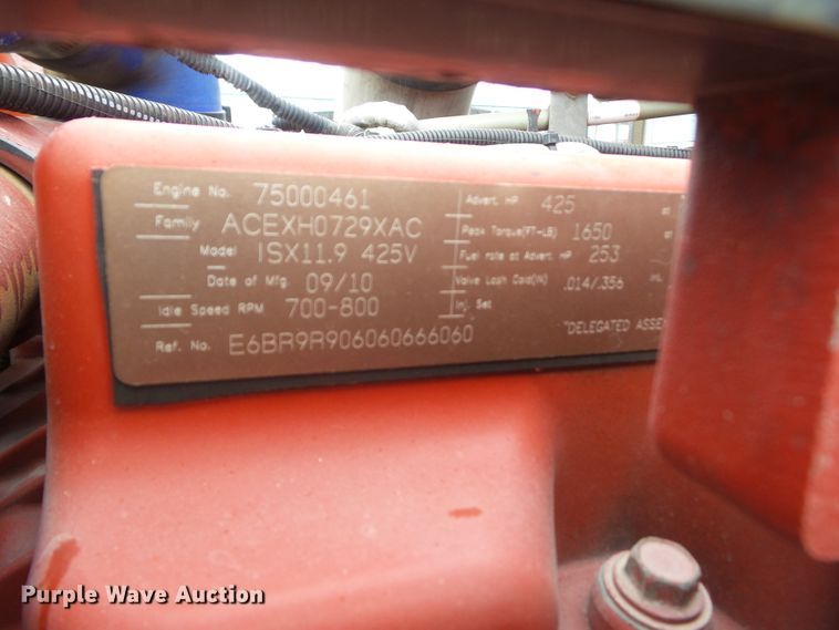 image for item DF0925 2011 Peterbilt 365  semi truck