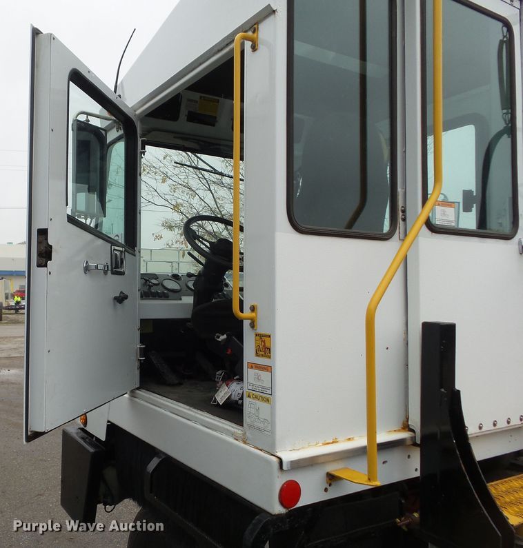 image for item DF0926 2014 Capacity TJ5000  yard truck