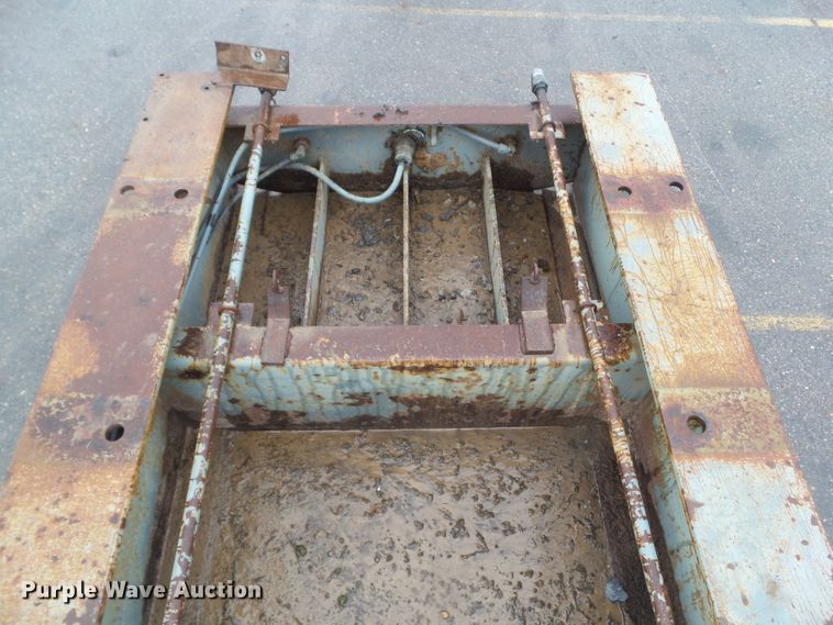 image for item DF0927 1994 Roger BT25-86/48/25/102/2XSP equipment trailer