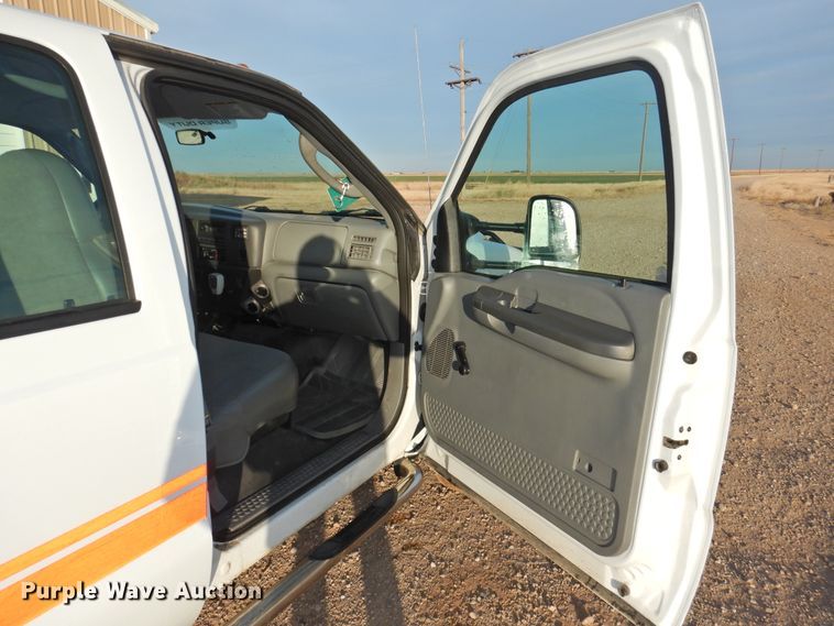 image for item DG1492 2004 Ford F450 Super Duty  brush fire truck