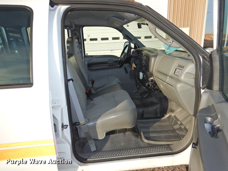 image for item DG1492 2004 Ford F450 Super Duty  brush fire truck