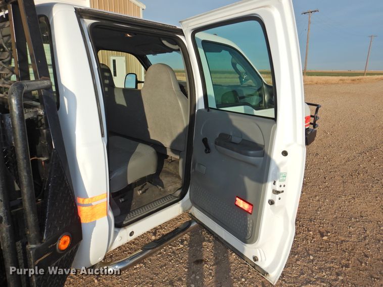 image for item DG1492 2004 Ford F450 Super Duty  brush fire truck