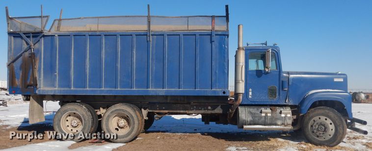 image for item DG4640 1978 International F4370  silage truck