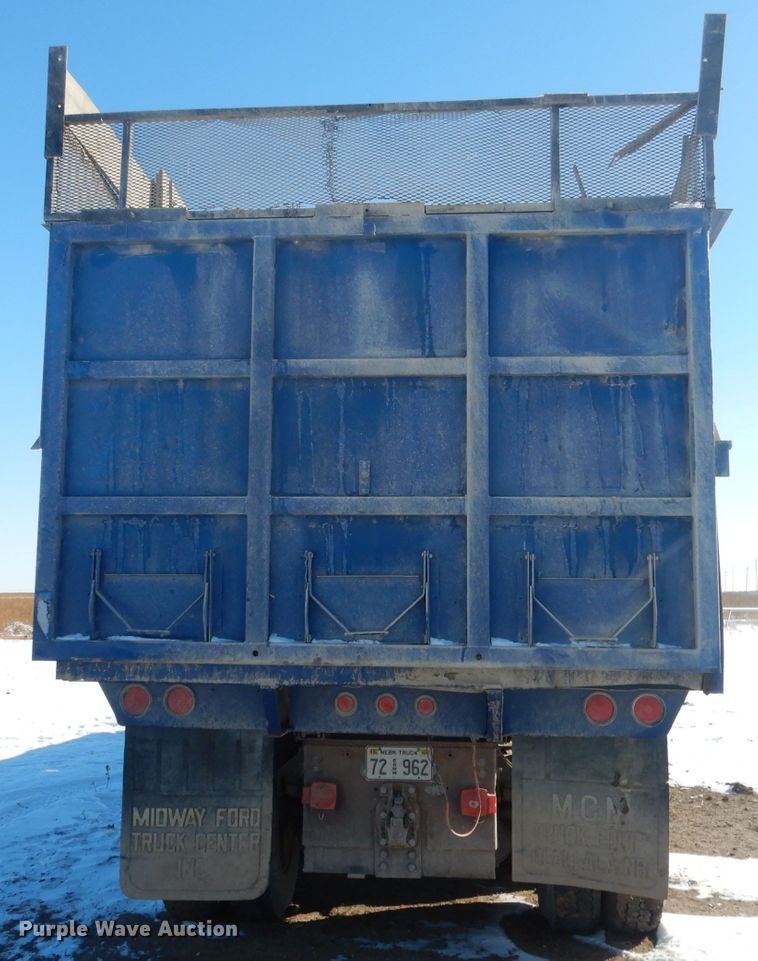 image for item DG4640 1978 International F4370  silage truck