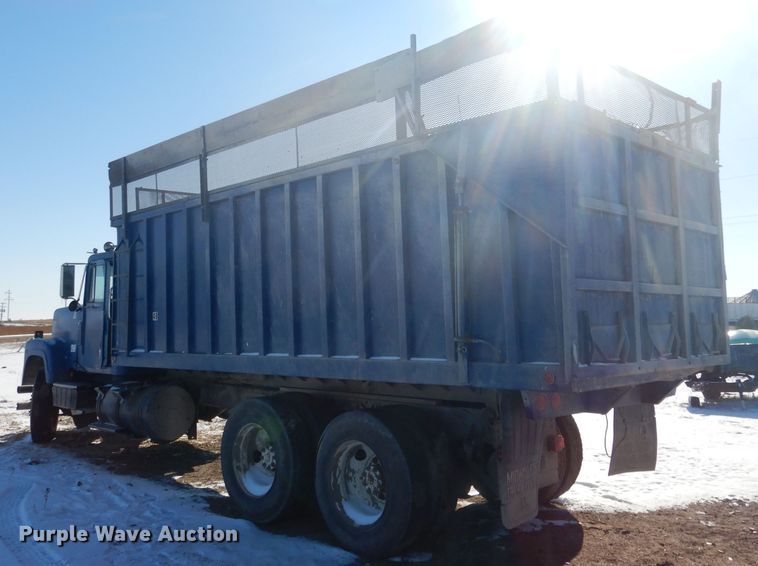 image for item DG4640 1978 International F4370  silage truck