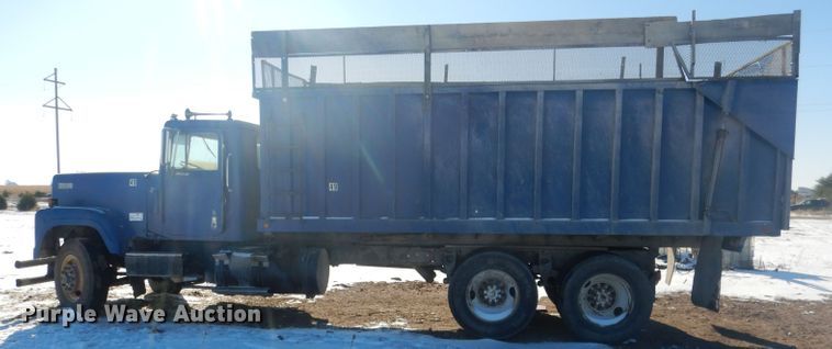 image for item DG4640 1978 International F4370  silage truck