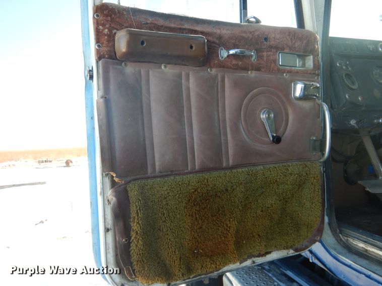 image for item DG4640 1978 International F4370  silage truck