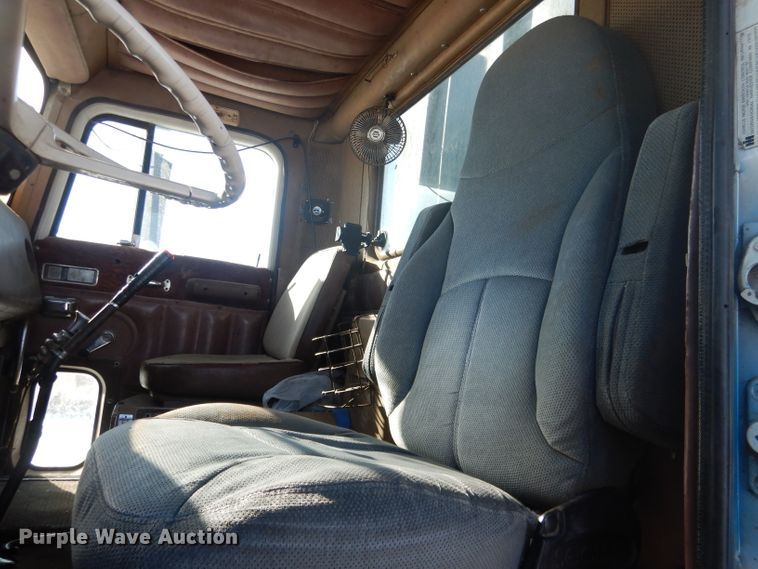 image for item DG4640 1978 International F4370  silage truck