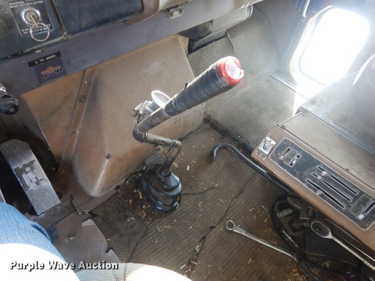 image for item DG4640 1978 International F4370  silage truck