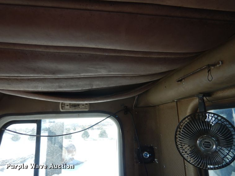 image for item DG4640 1978 International F4370  silage truck