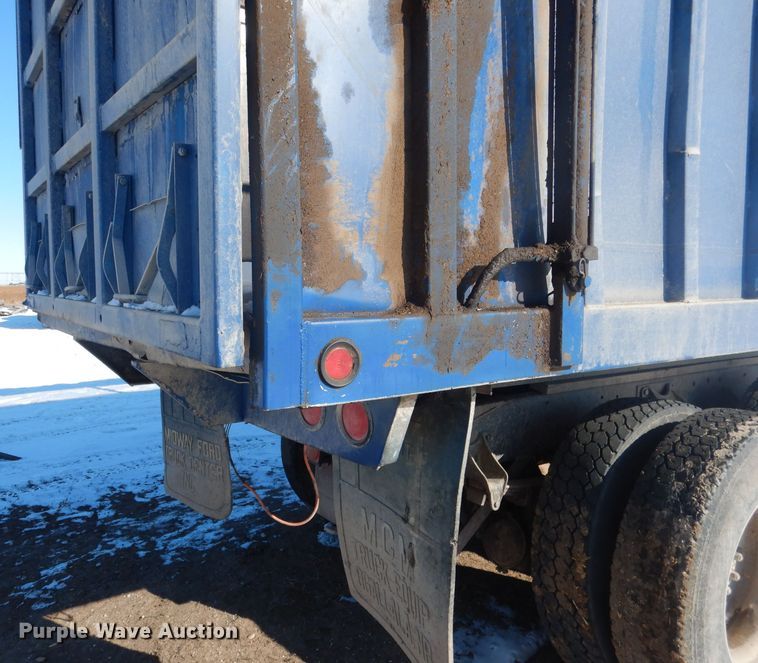 image for item DG4640 1978 International F4370  silage truck