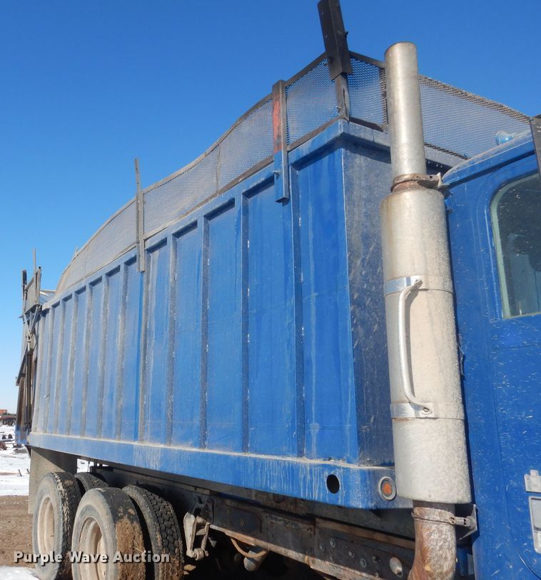 image for item DG4640 1978 International F4370  silage truck