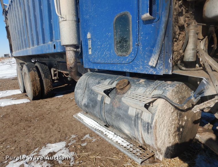 image for item DG4640 1978 International F4370  silage truck