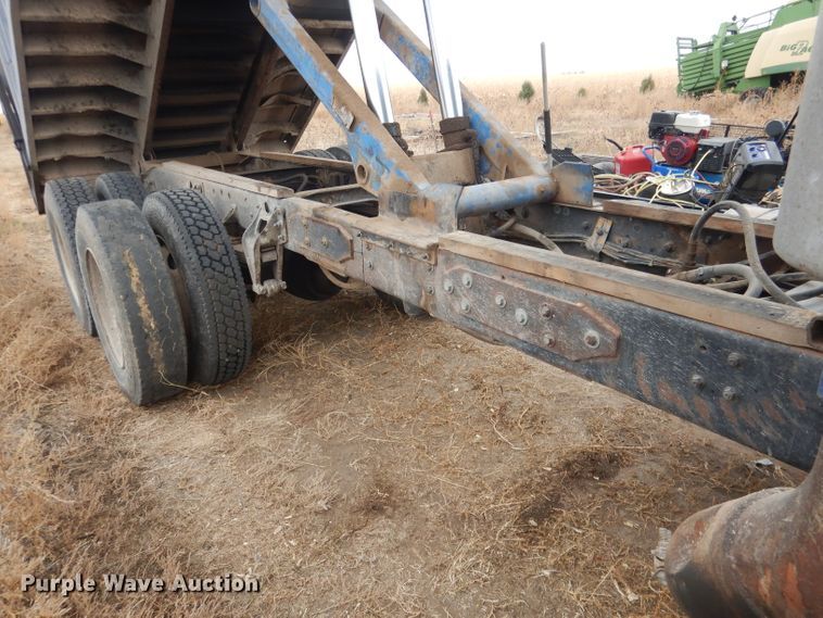 image for item DG4640 1978 International F4370  silage truck