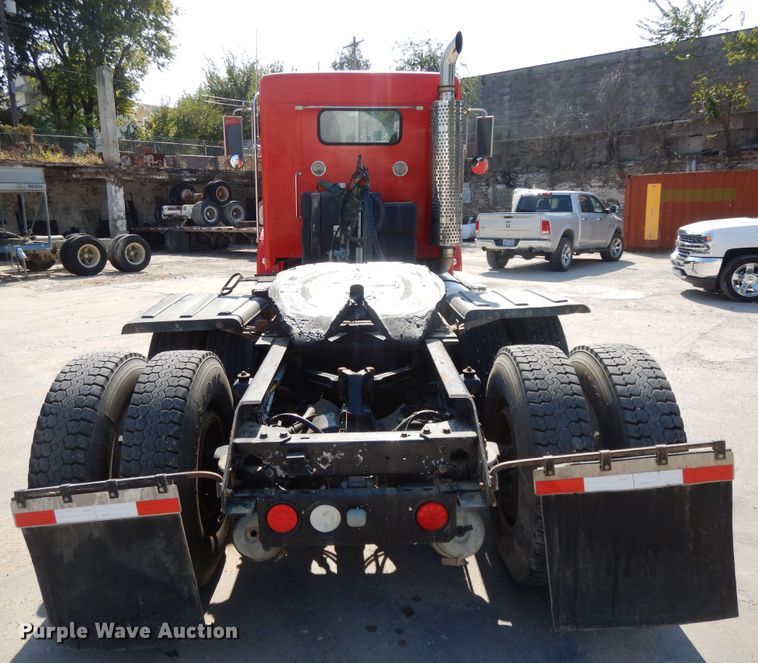 image for item DH0247 2001 Kenworth T800  semi truck