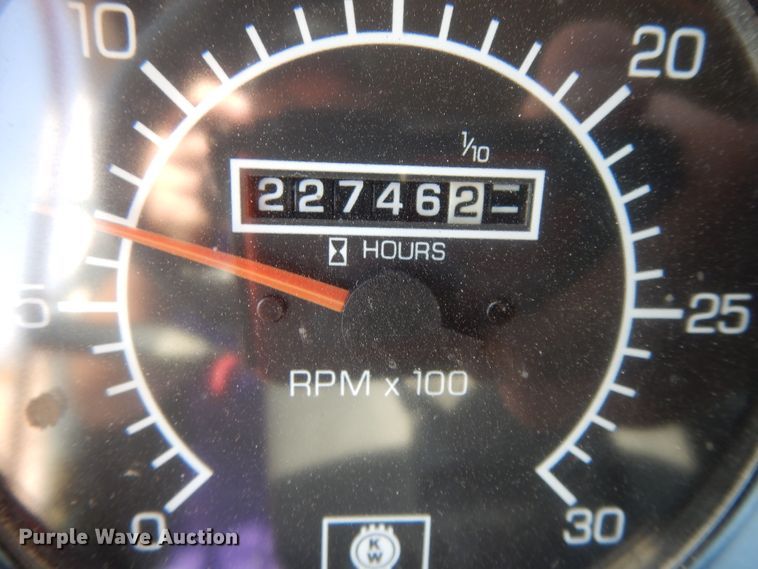 image for item DH0247 2001 Kenworth T800  semi truck