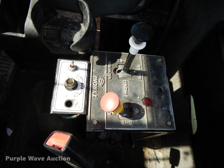 image for item DH0247 2001 Kenworth T800  semi truck